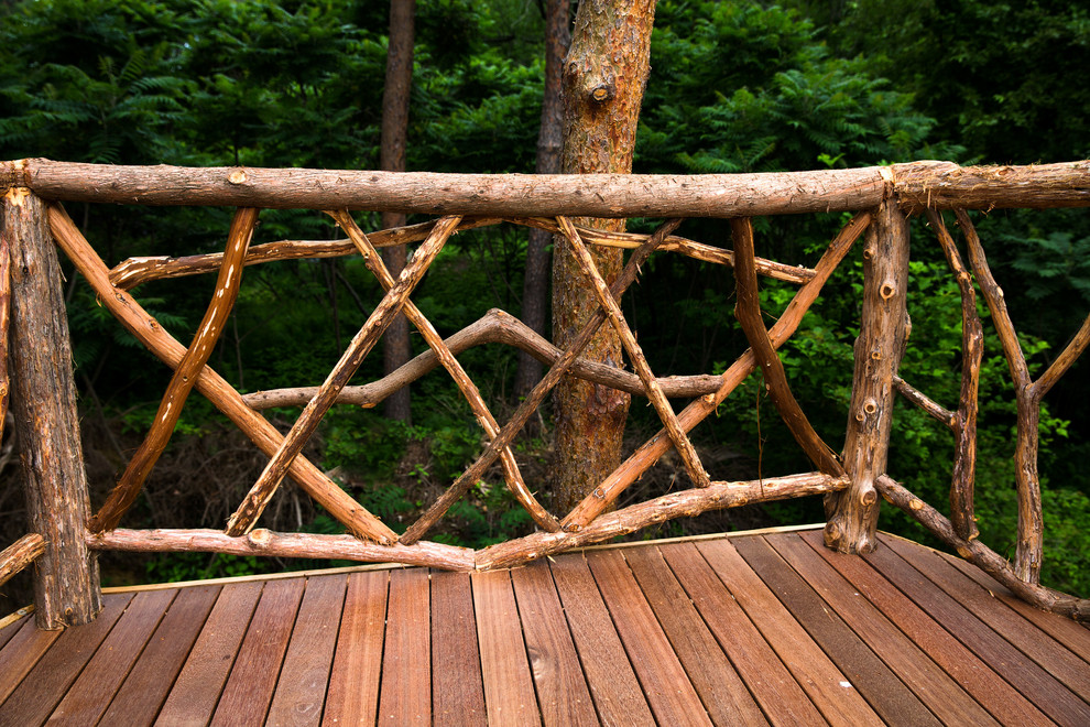 Inspiration for a rustic landscaping in Boston.