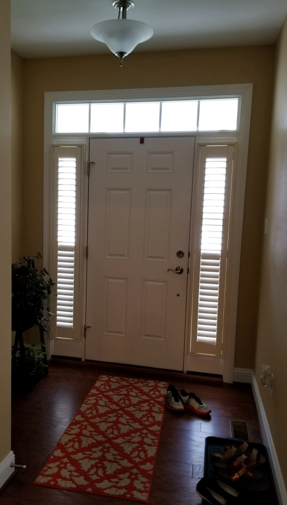 Transitional entryway photo in Baltimore