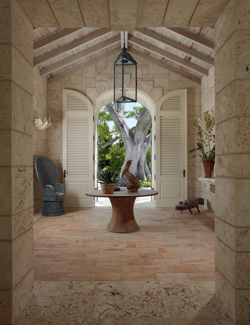 Louvered Doors tropicale-facciata