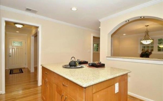 Transitional kitchen photo in DC Metro