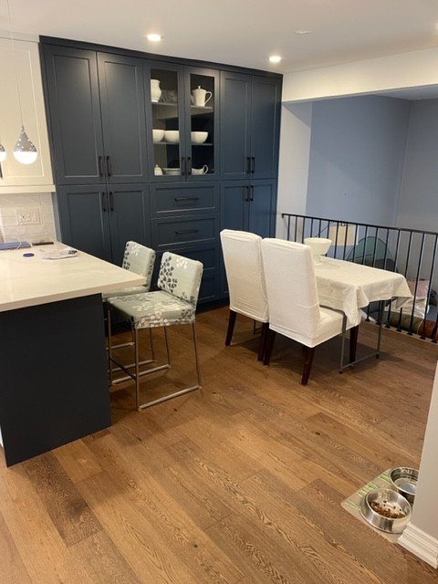 Lakeshore kitchen in Oakville townhouse