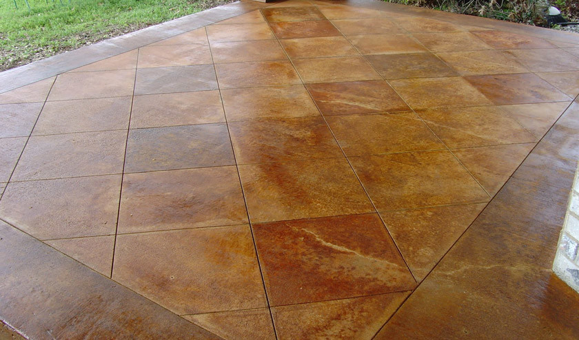 Photo of an arts and crafts backyard patio in Atlanta with concrete pavers.