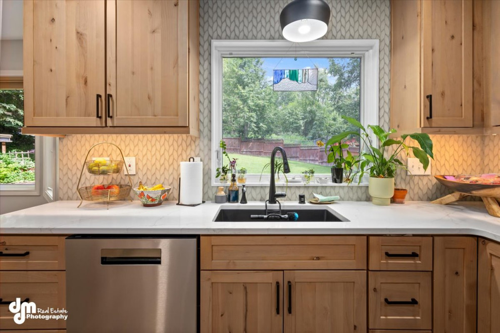 Kitchen - eclectic kitchen idea