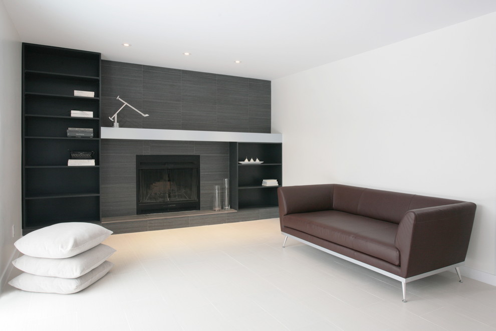 Inspiration for a modern living room in Ottawa.