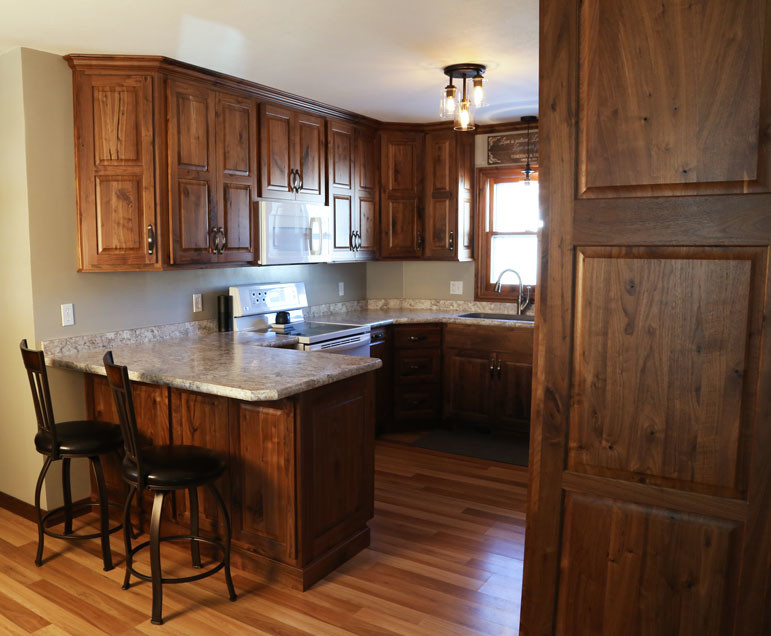 Home design - rustic home design idea in Cedar Rapids