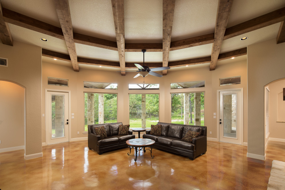 Mountain style home design photo in Austin