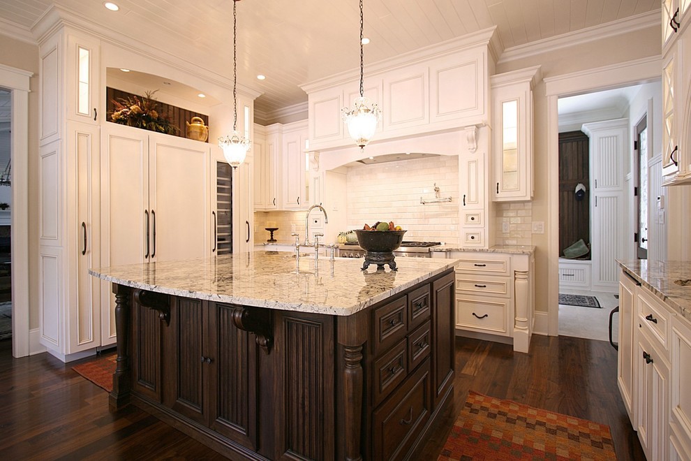 Transitional kitchen photo in DC Metro