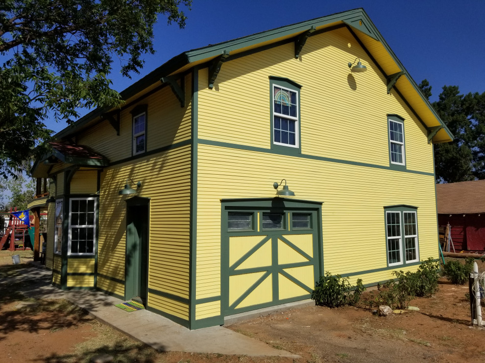 Inspiration for a transitional home design remodel in Austin