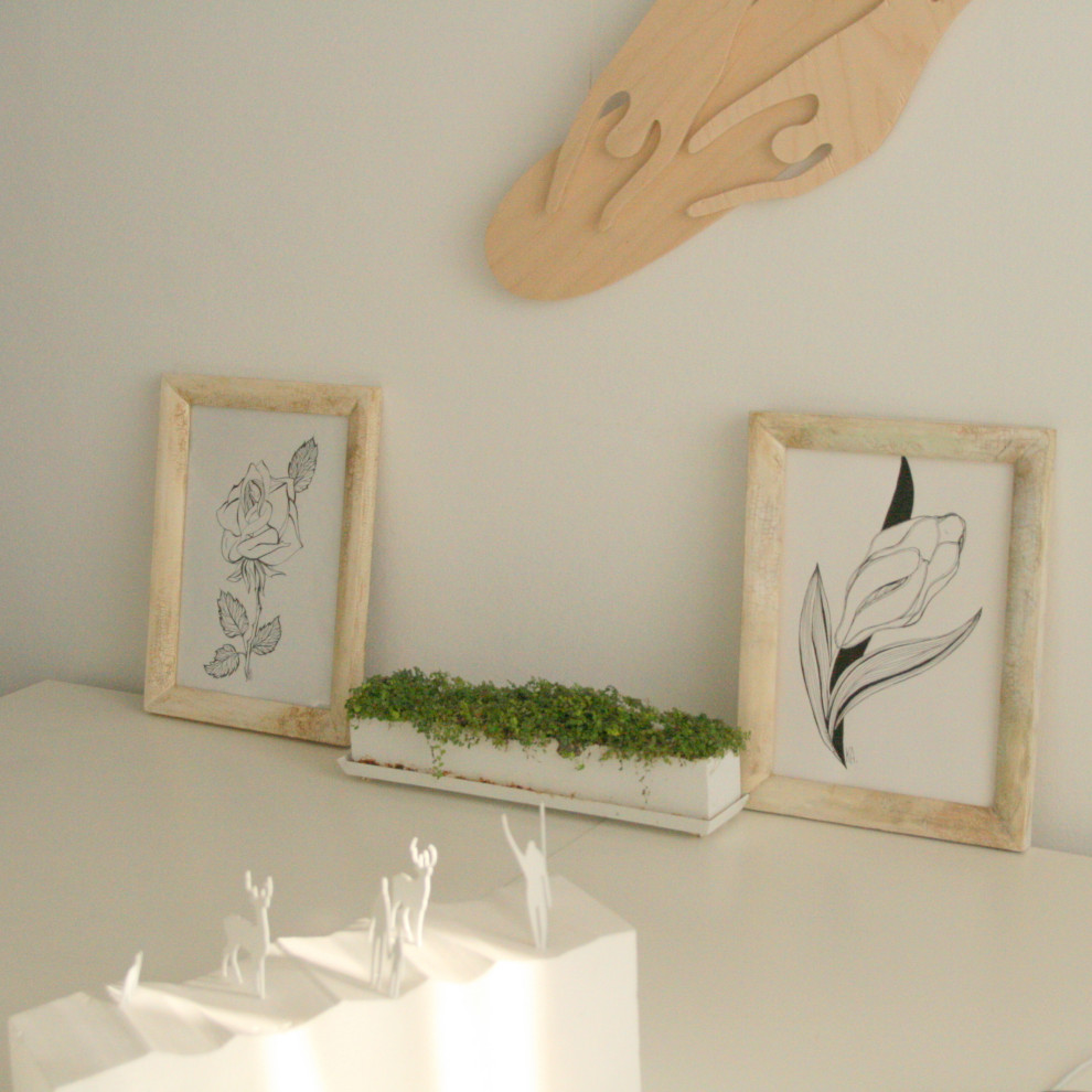 Графика с современном белом интерьере