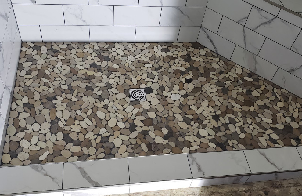 Bathroom - transitional bathroom idea