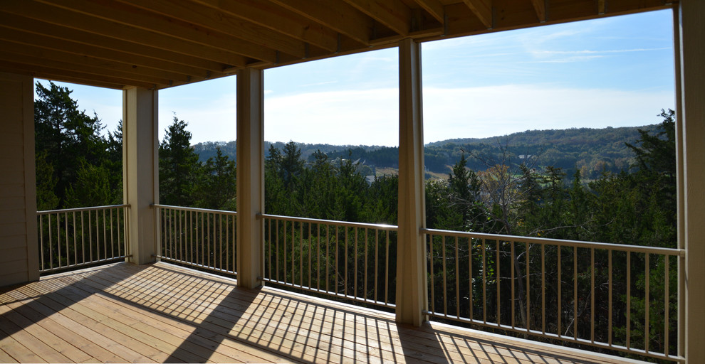 Example of a large transitional deck design with decking