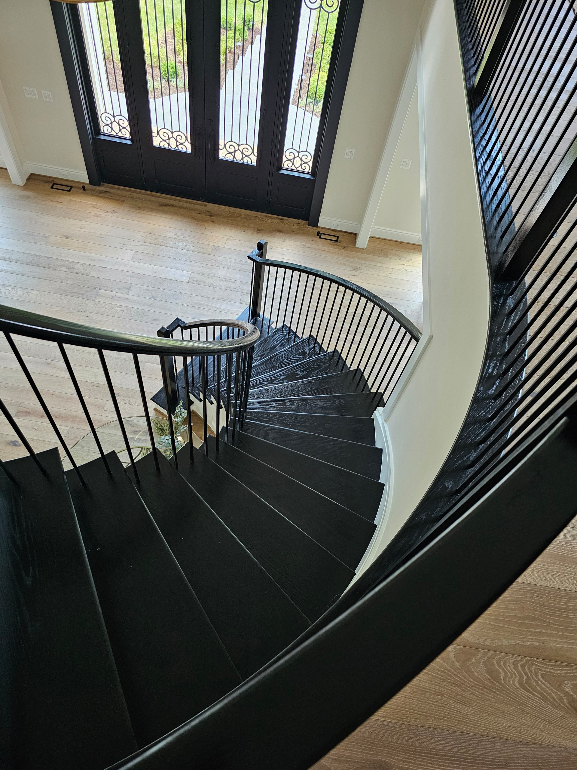 Elegant Curve Elevates Modern Design, Mclean, VA 22101