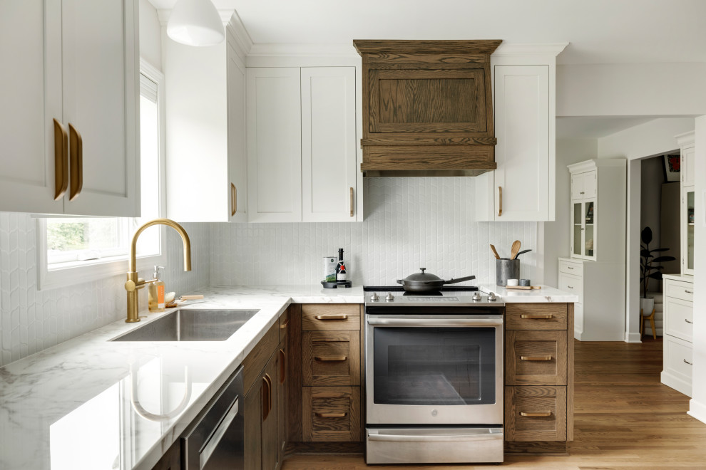 Inspiration for a transitional kitchen remodel in Minneapolis