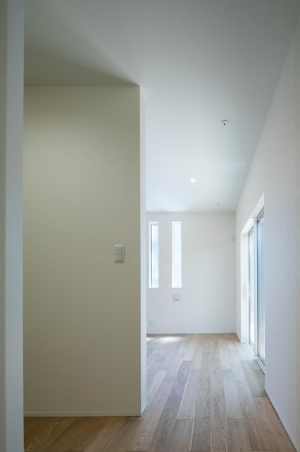 稲城の家 modern-schlafzimmer