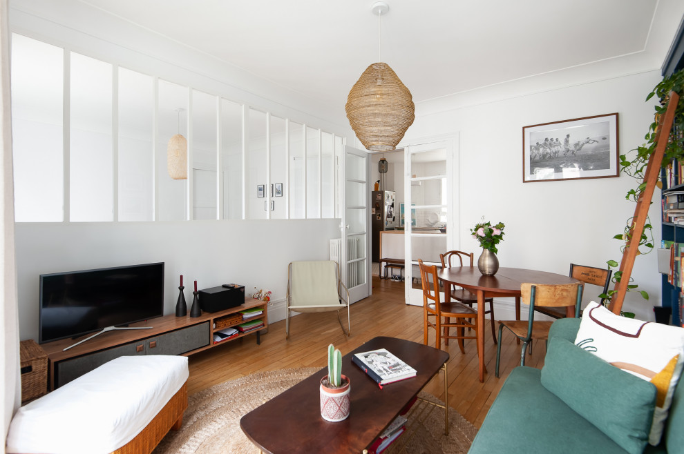 Photo of a scandinavian living room in Paris.