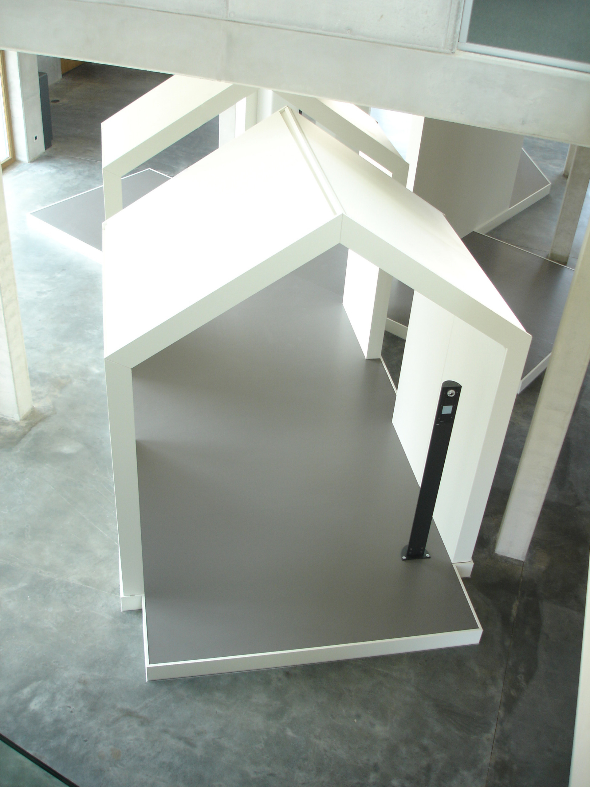 Natelberg Showroom Bad Sanitär Heizung Büro Planung Präsentation Neubau Ausstellung Interior Design NRW Krefeld Rhauderfehn Architektur Innenarchitektur Gestaltung Vaillant Dornbracht Gebäudetechnik