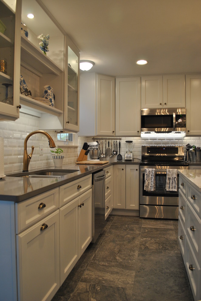 Inspiration for a transitional kitchen remodel in St Louis