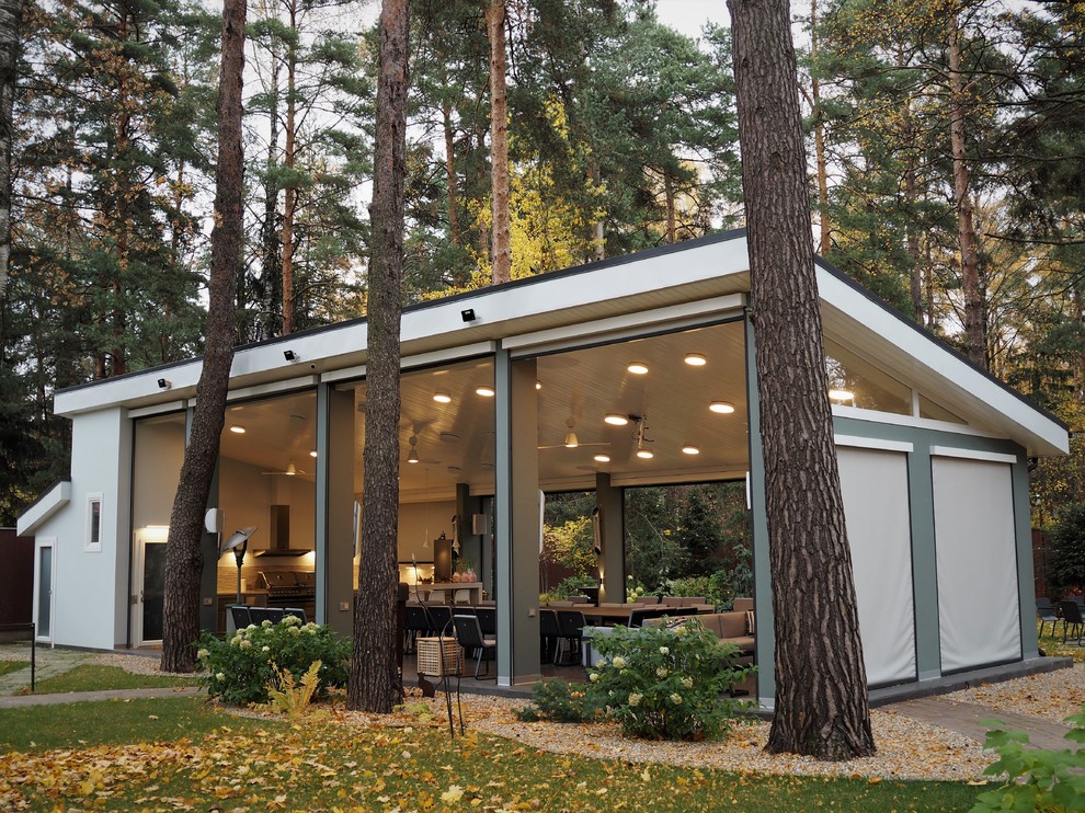 Павильон с летней кухней и домашним кинотеатром