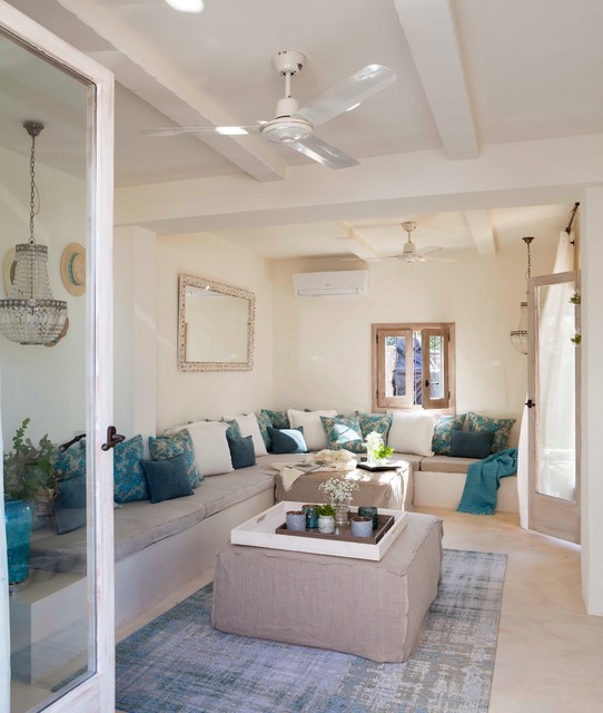 ESTILISMO CASA FORMRNTERA coastal-living-room