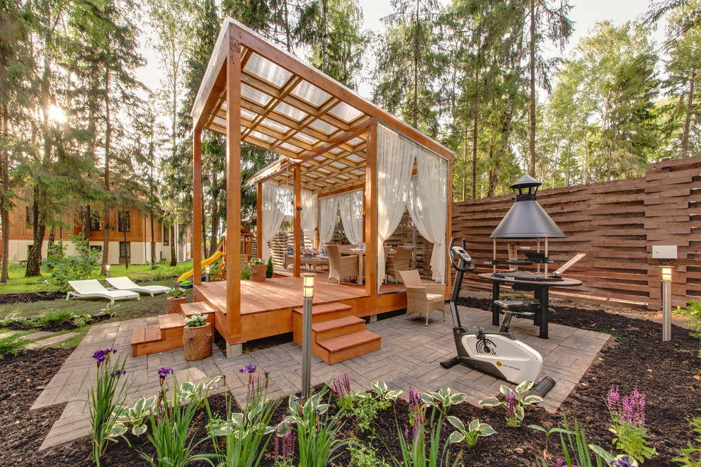 Беседка для Татьяны Лютаевой и Агнии Дисковските