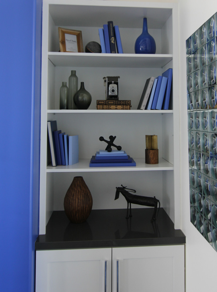 Home design - transitional home design idea in Phoenix