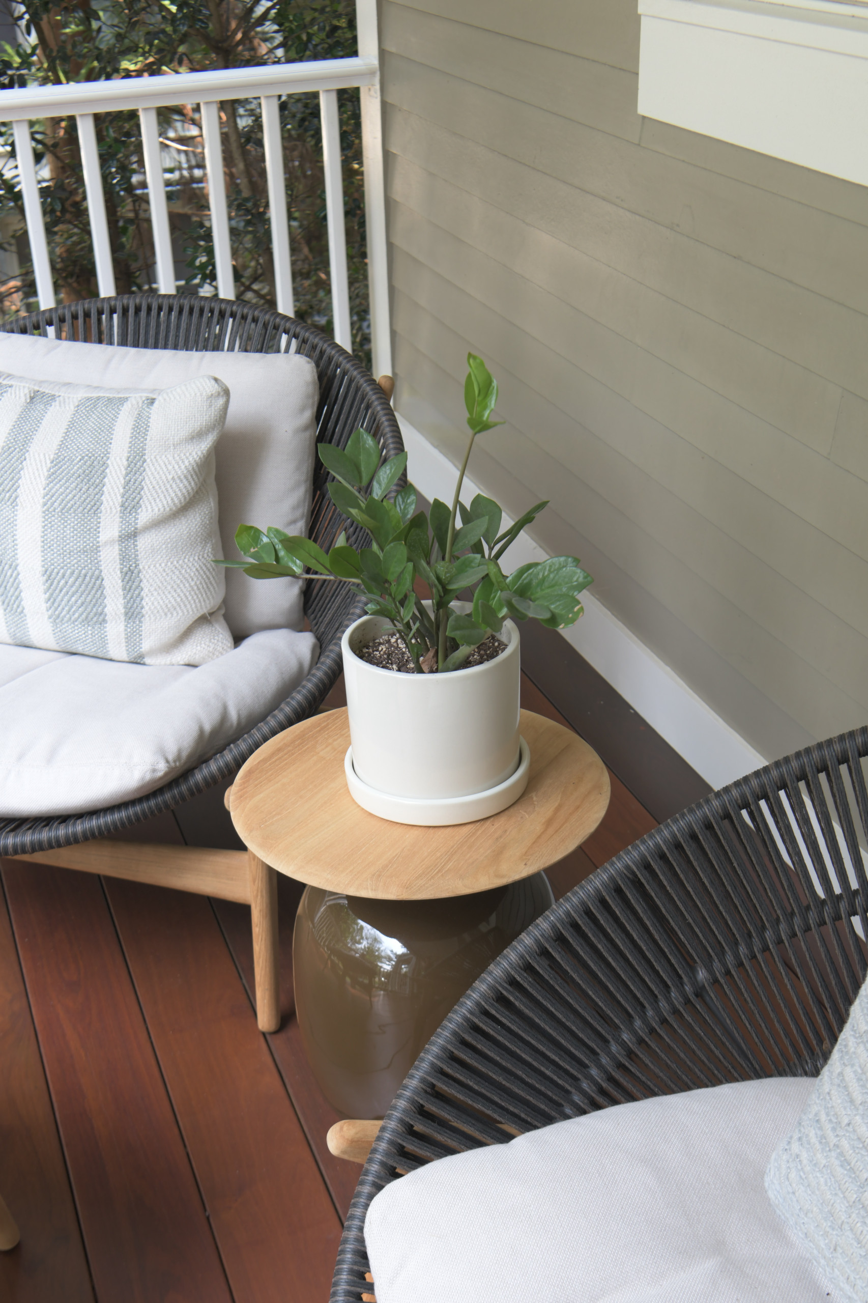 Porch Furniture A Welcoming Entry