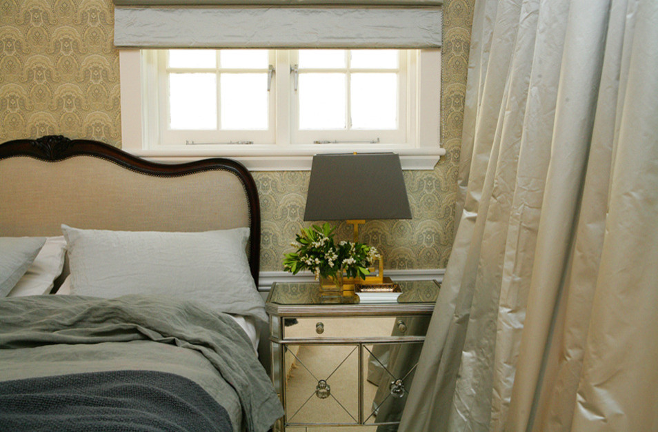 This is an example of a traditional bedroom in Sydney.