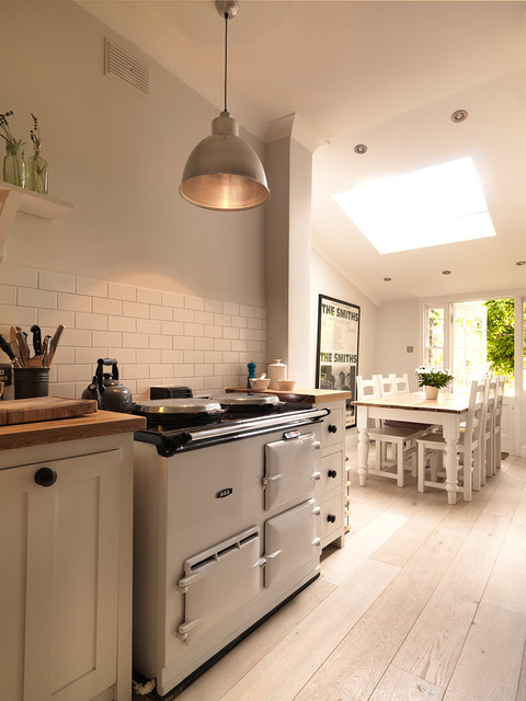 White Semi-solid Rustic Oak scandinavian-kitchen