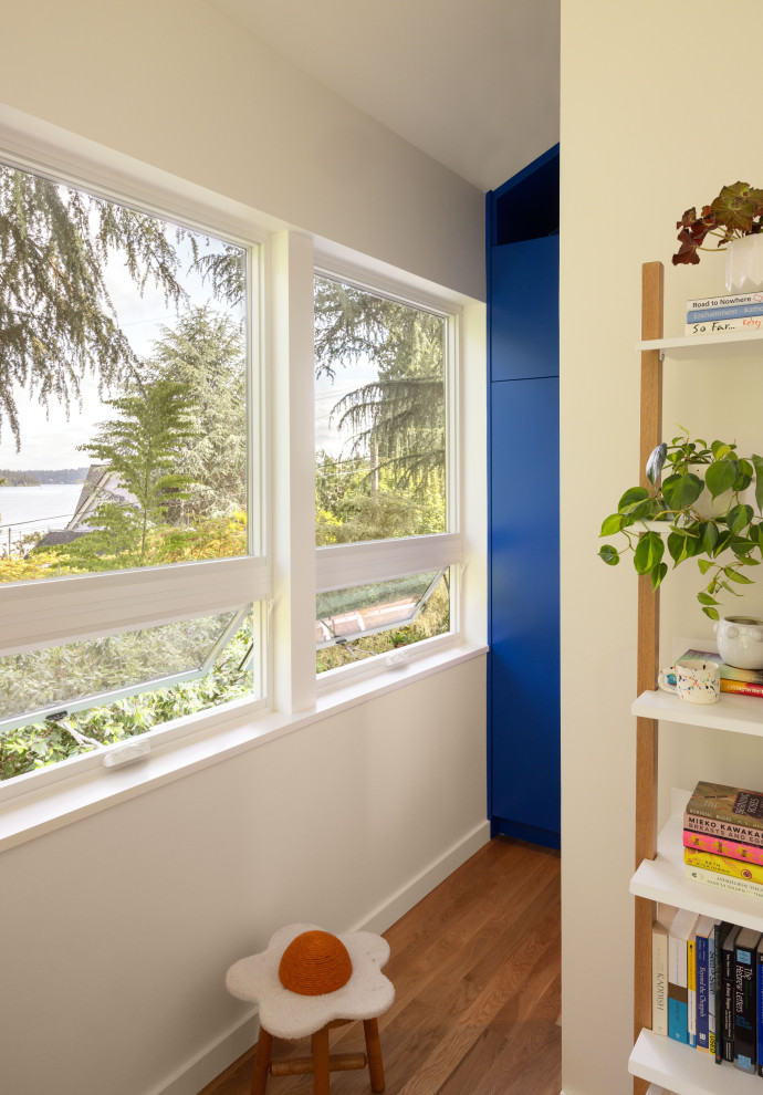Trendy home design photo in Seattle