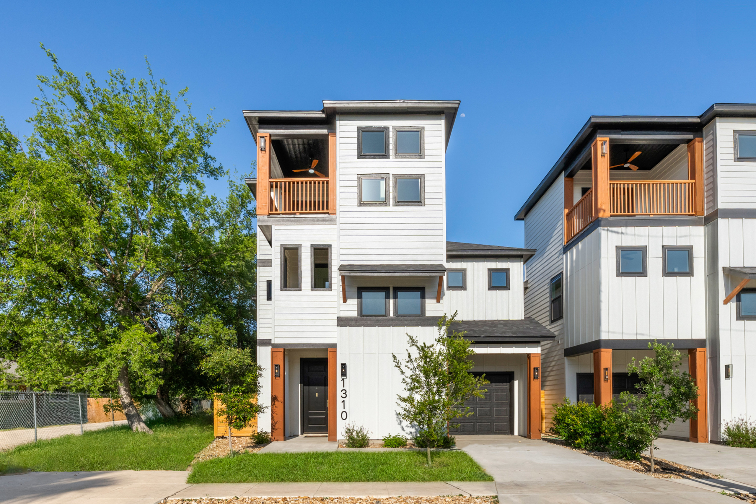 1310 S Mesquite