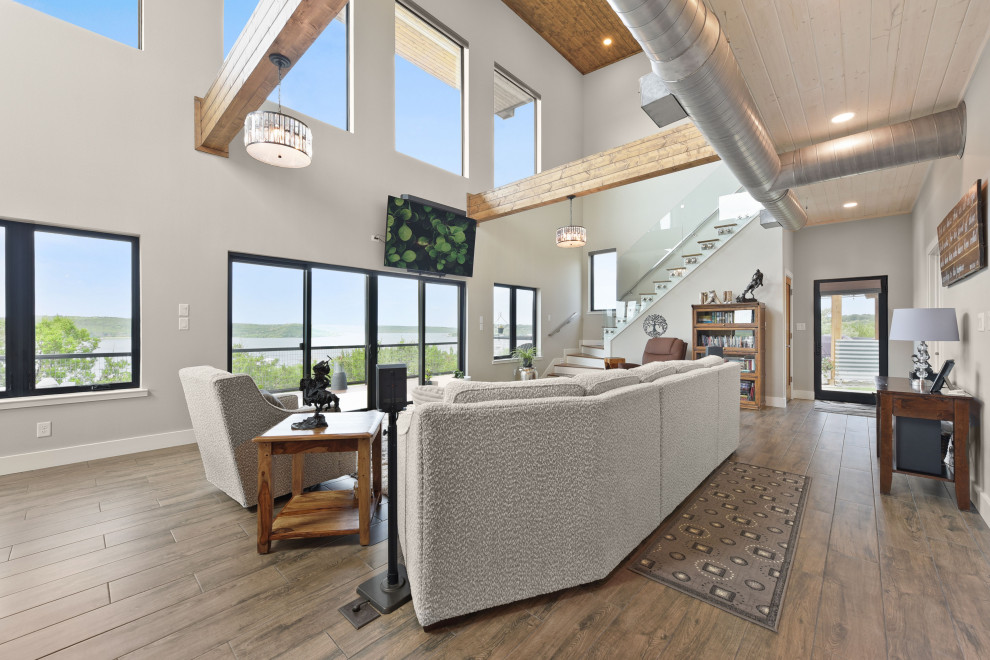 Hillside Lake View Home