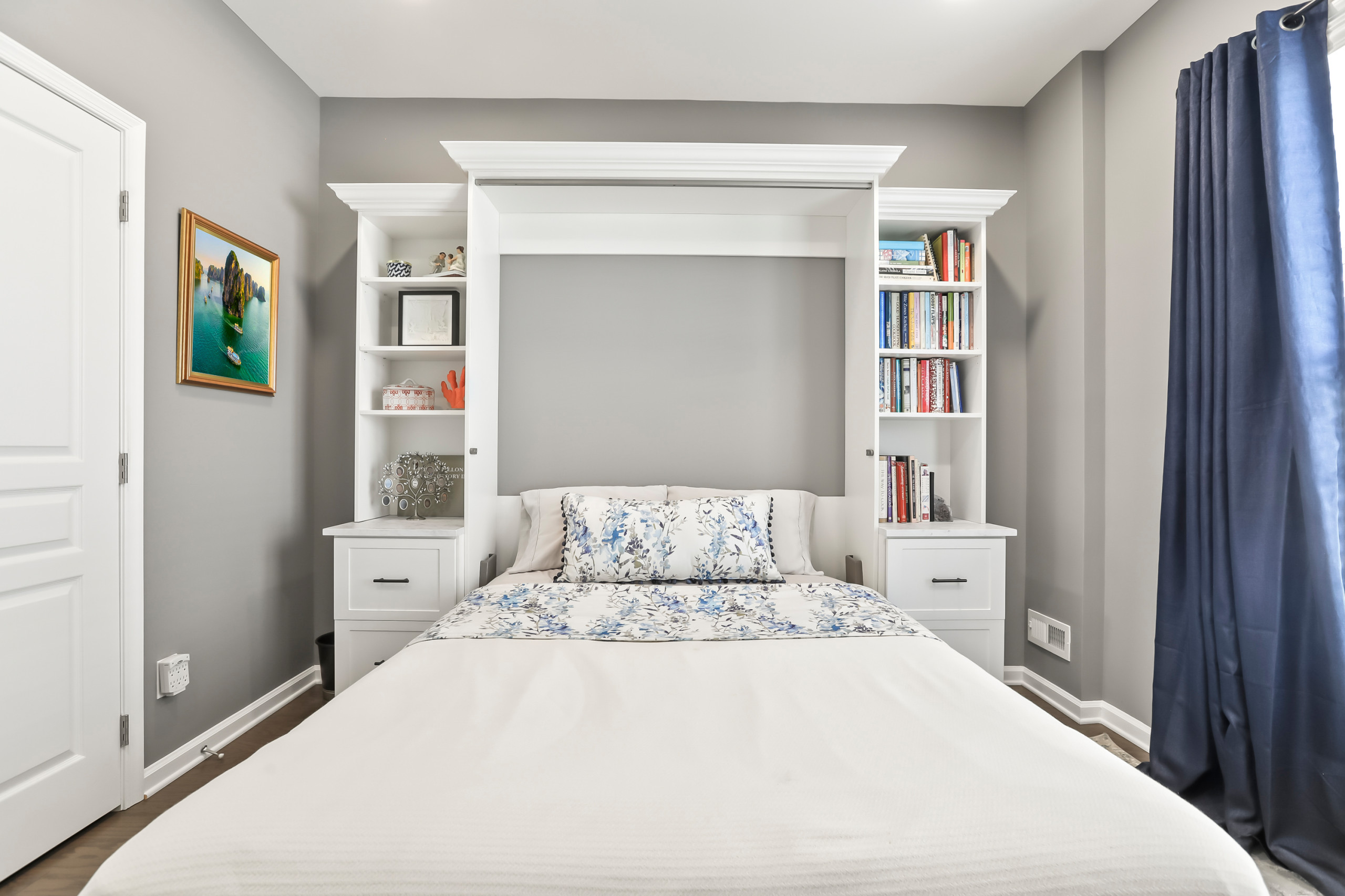 Murphy Bed with Shelving and Crown Molding