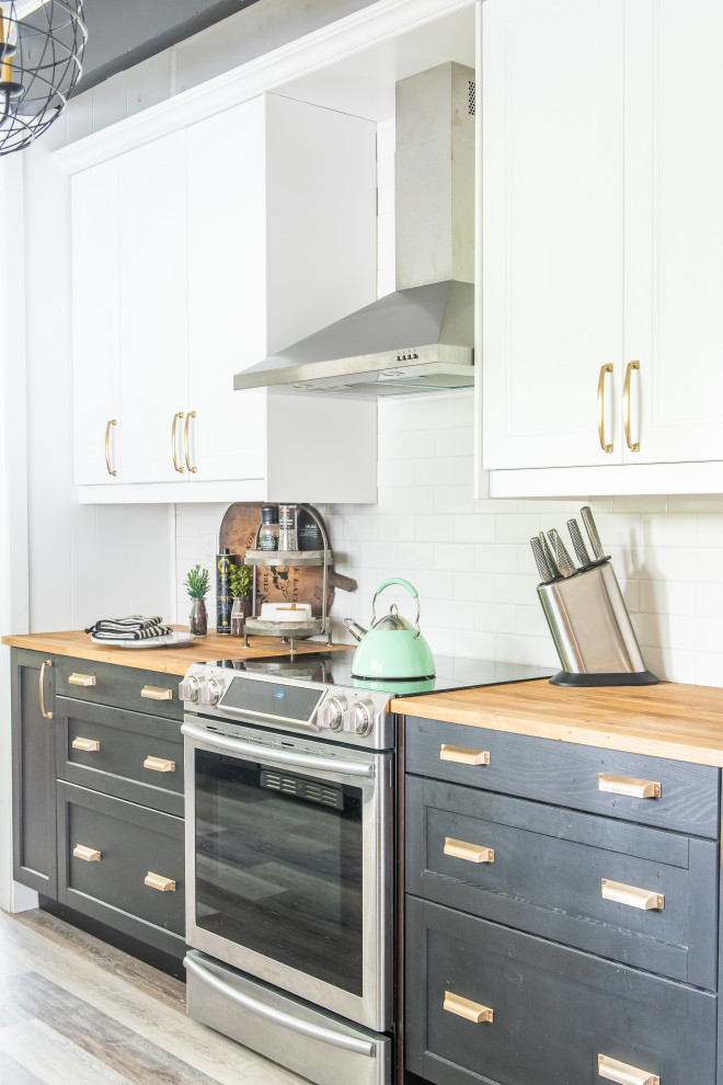 Home design - transitional home design idea in Toronto