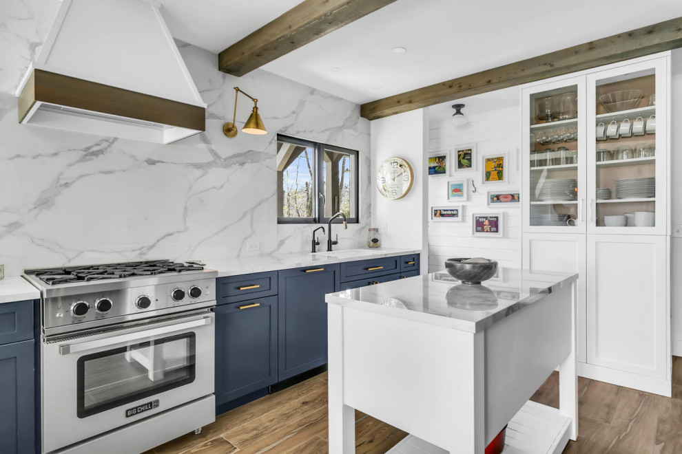 Stunning White&Navy Kitchen Transitional Kitchen New York by