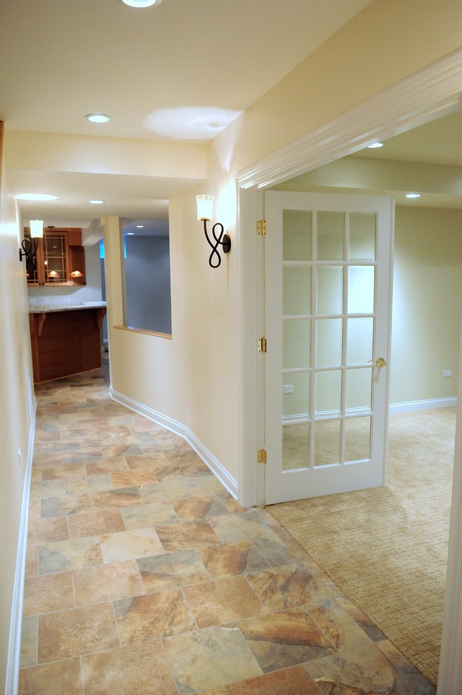 Example of a transitional hallway design in Chicago
