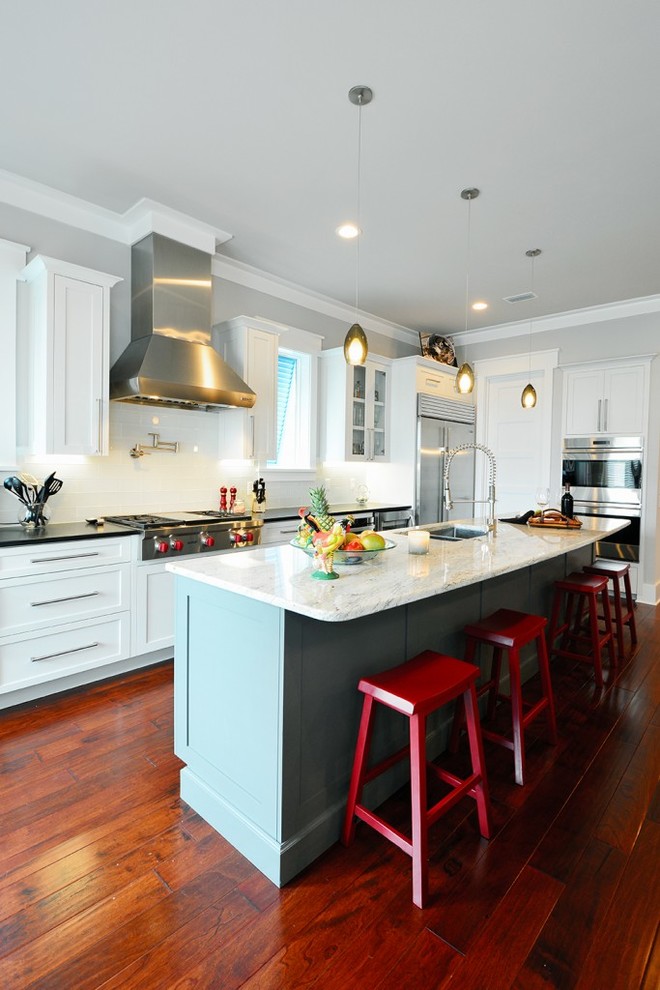 Transitional kitchen photo in Miami