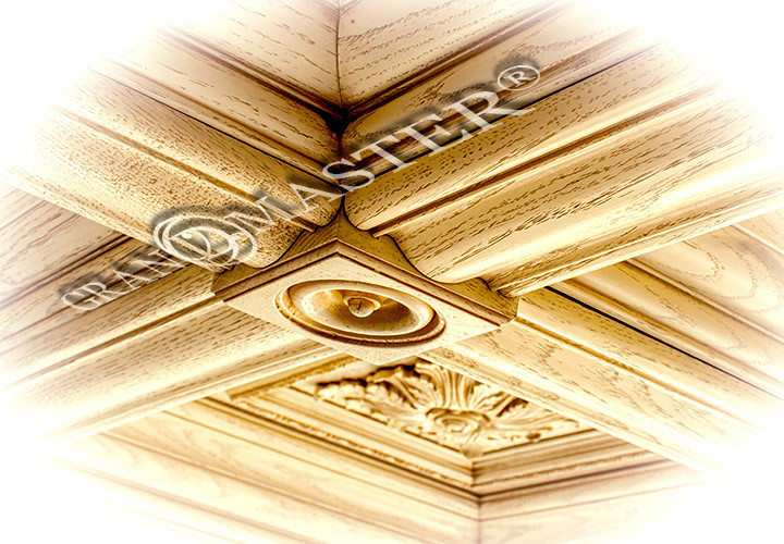 Кессонный потолок в кабинете..