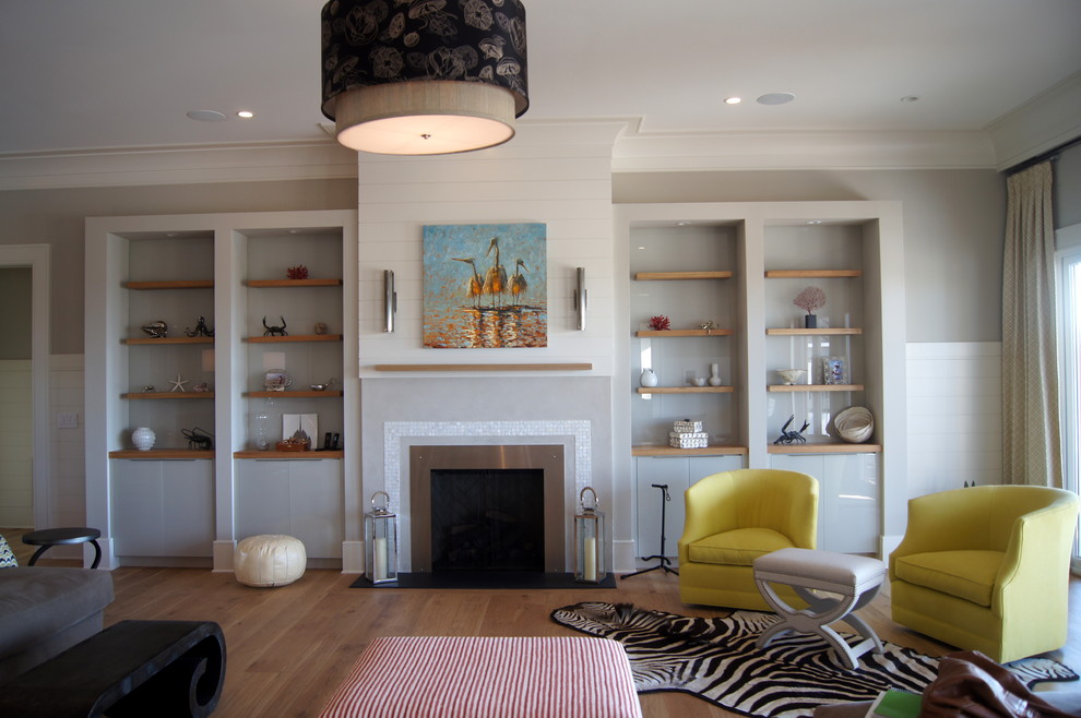 This is an example of a contemporary living room in Charleston.