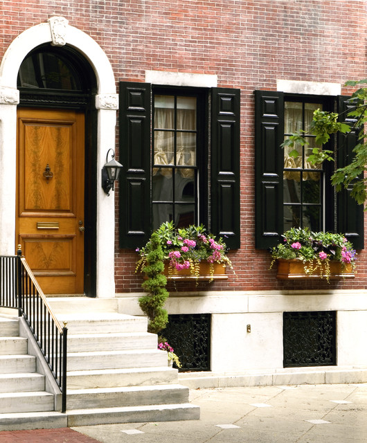 Delancey Place Townhouse traditional-entry