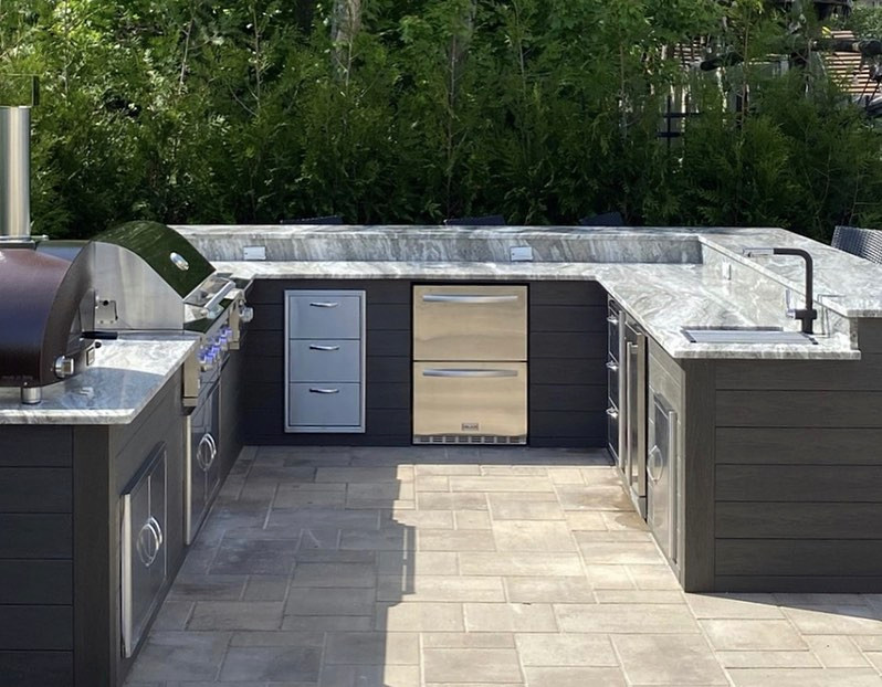 U-Shaped Outdoor Kitchen