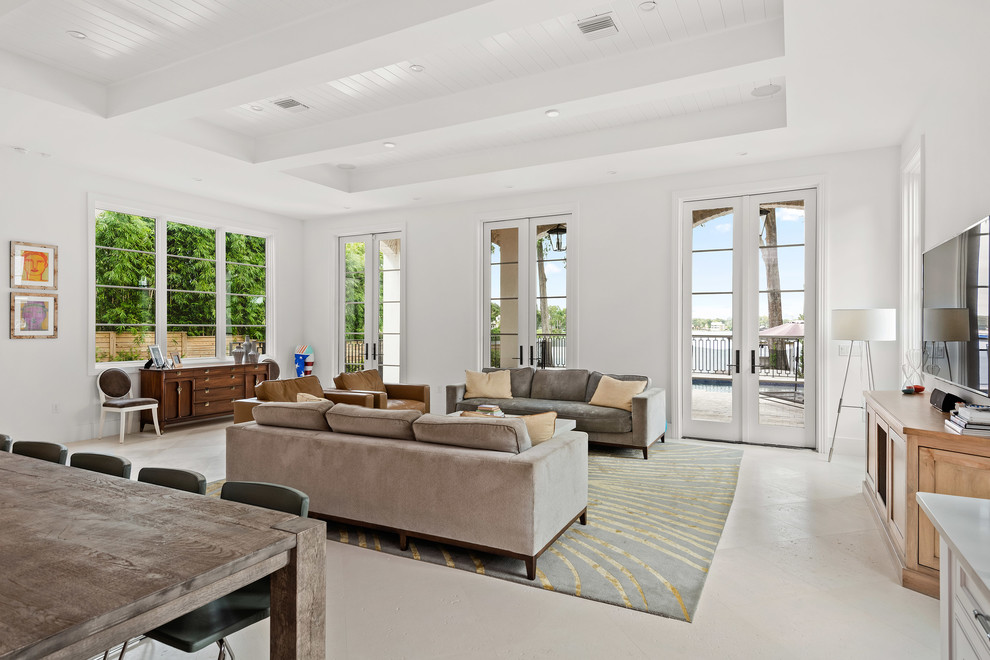 Example of a transitional home design design in Orlando