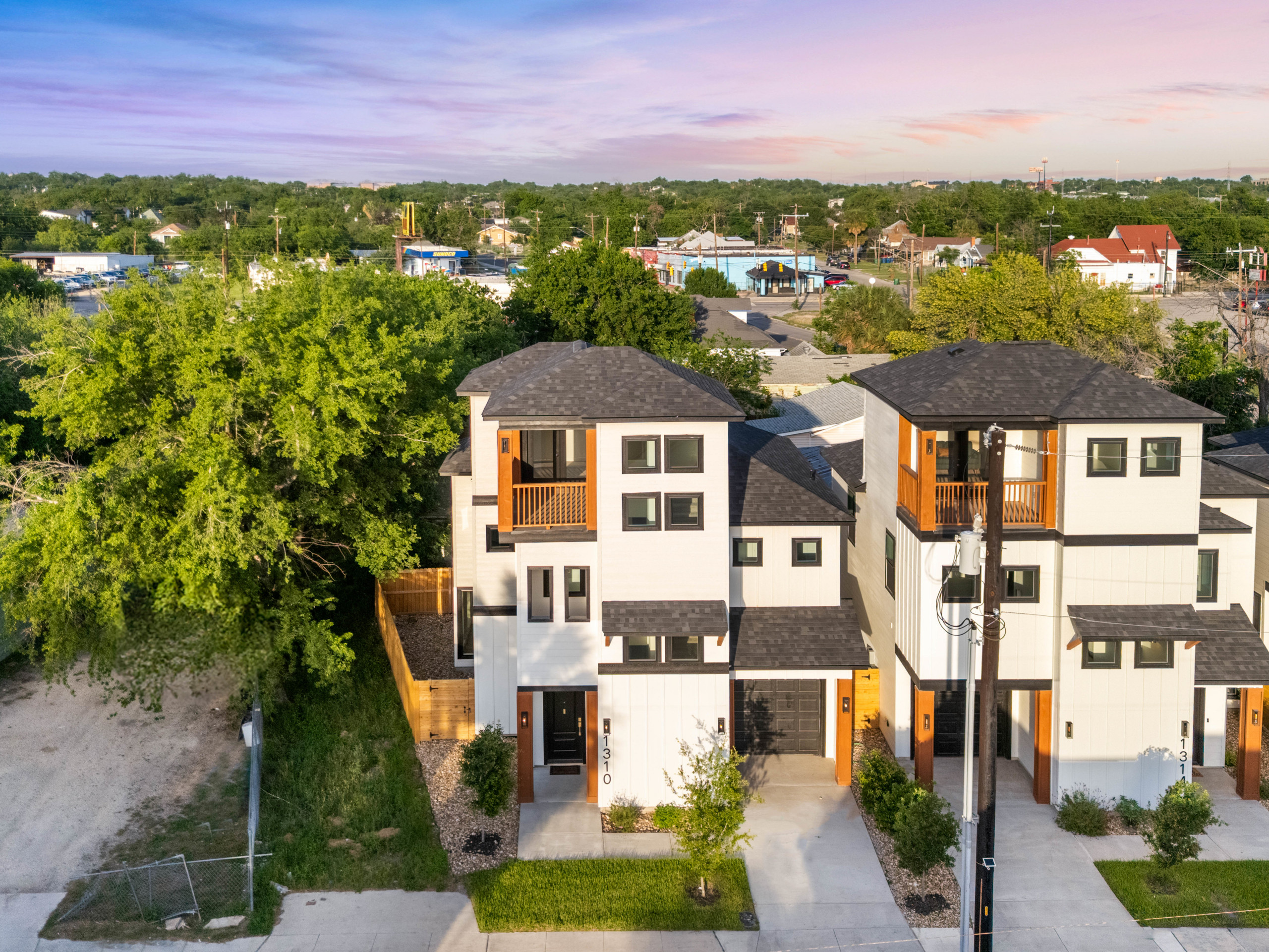 1310 S Mesquite