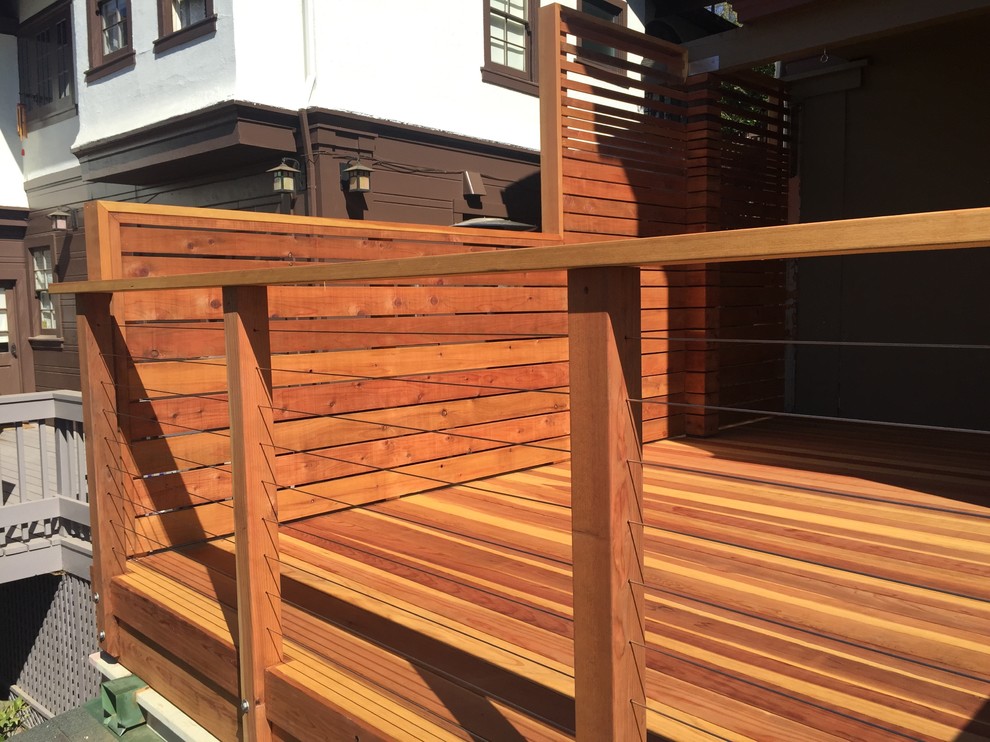 Mid-sized trendy rooftop deck photo
