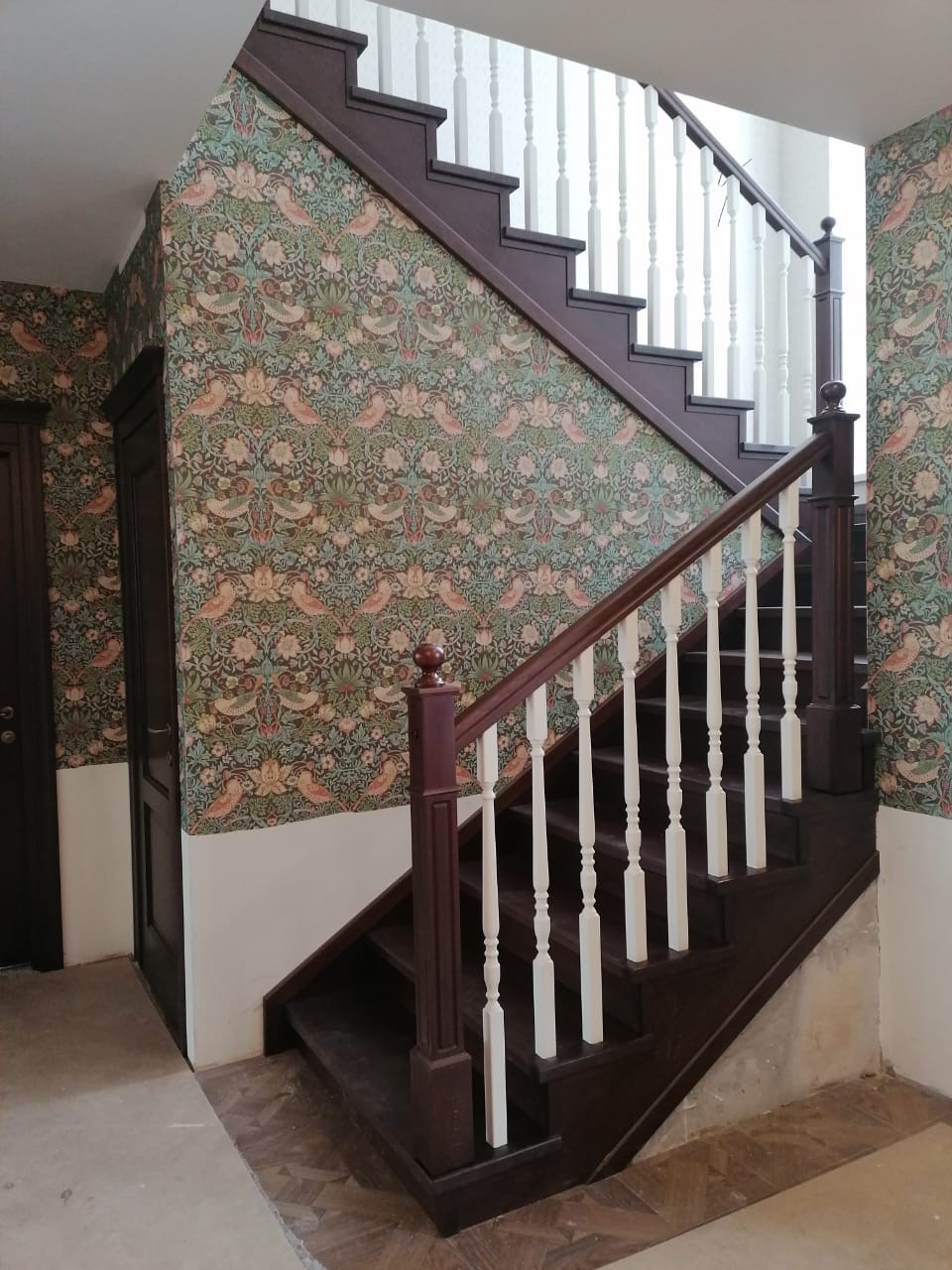 Деревянная  лестница