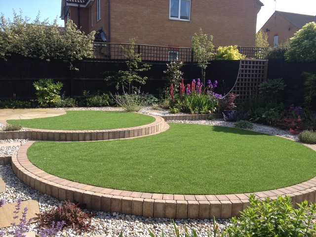 Small low maintenance garden contemporary-garden