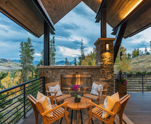 Golden Views patio