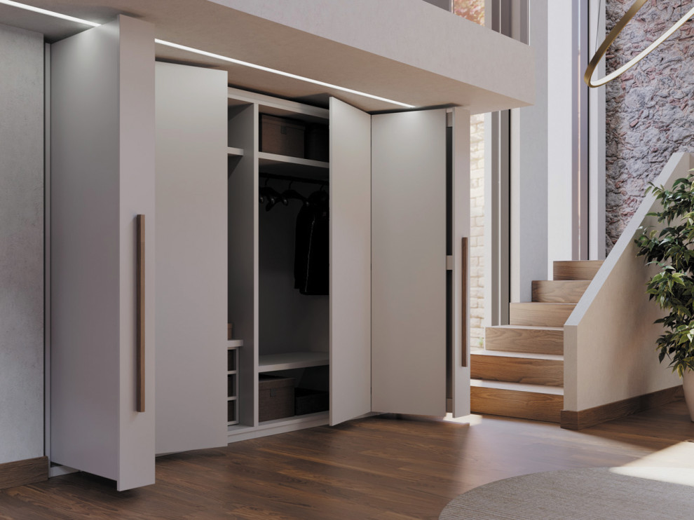Скрытая прихожая с раздвижными фасадами