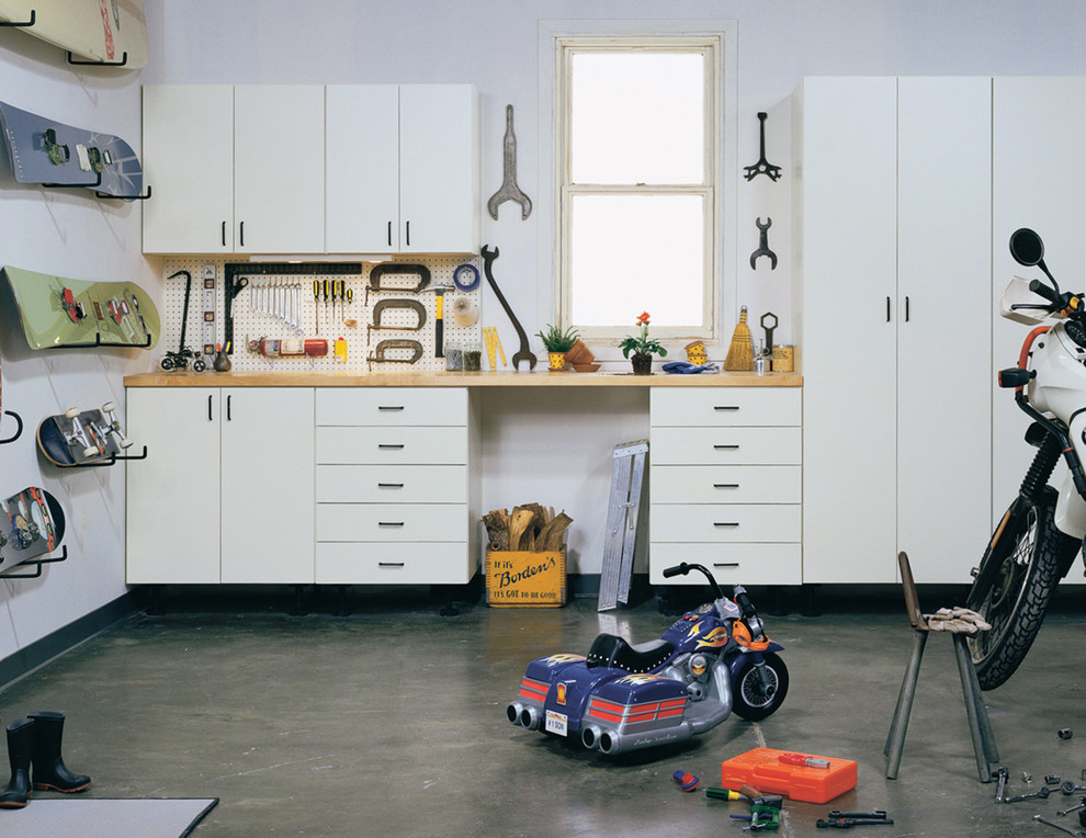 Example of an arts and crafts garage design in San Francisco