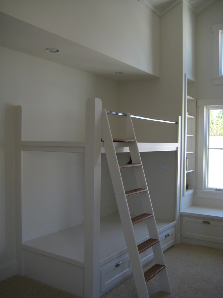 Example of a transitional home design design in Orange County