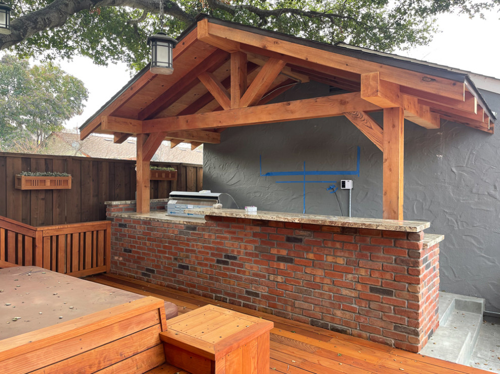 Outdoor Kitchen & Deck